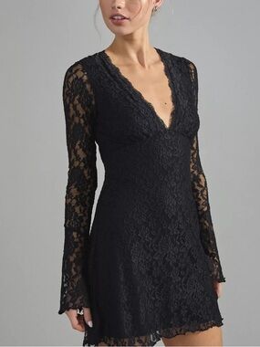Kimchi Blue Black Lace V-Neck Long Sleeve Mini Dress